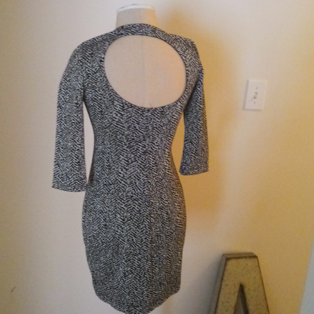 Dress - Picture 3 of 7
